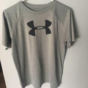 Under armor boys youth XL